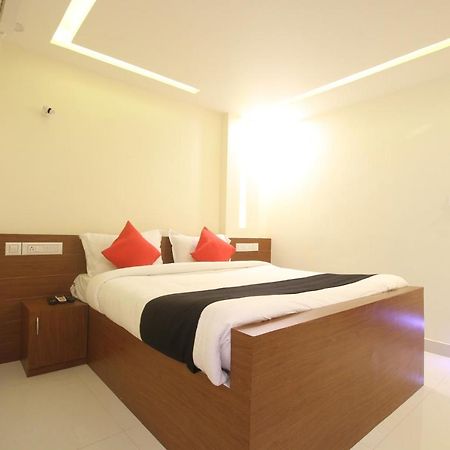 Kuzhittura Divines Business Hotel מראה חיצוני תמונה