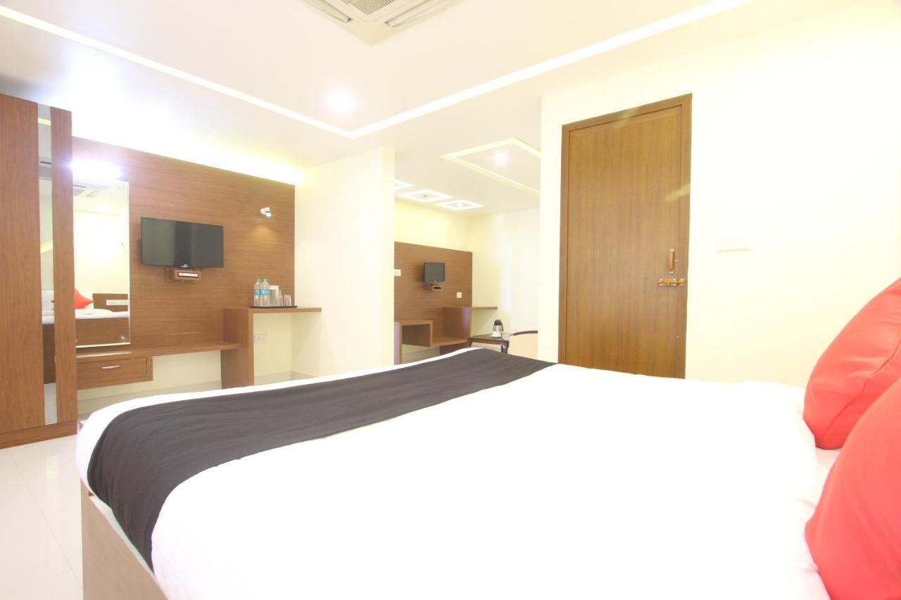 Kuzhittura Divines Business Hotel מראה חיצוני תמונה