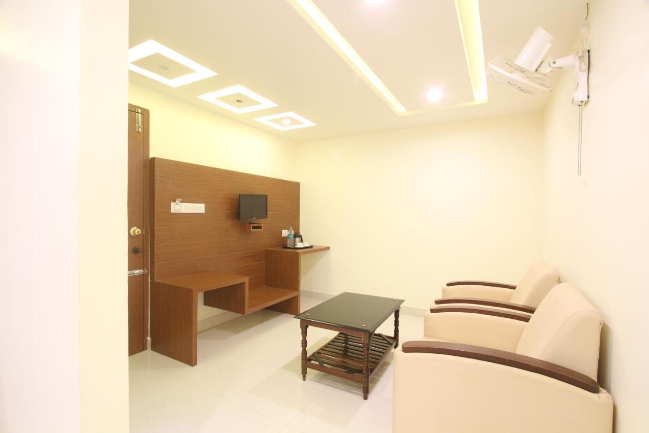 Kuzhittura Divines Business Hotel מראה חיצוני תמונה